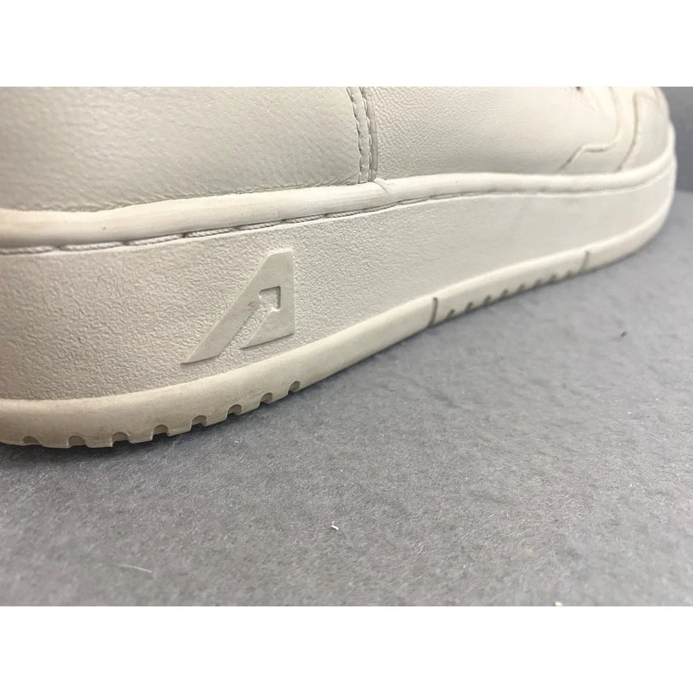 Autry Medalist Low Goatskin Leather Sneakers Off-White Cream Mens 43 US 10